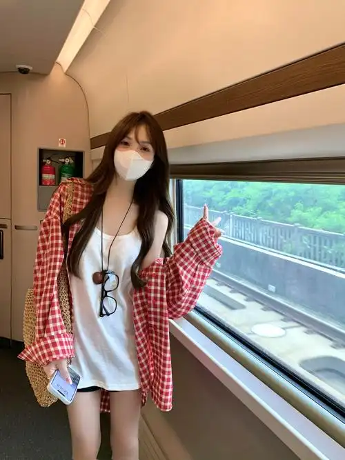 来欣赏一波潮流穿搭